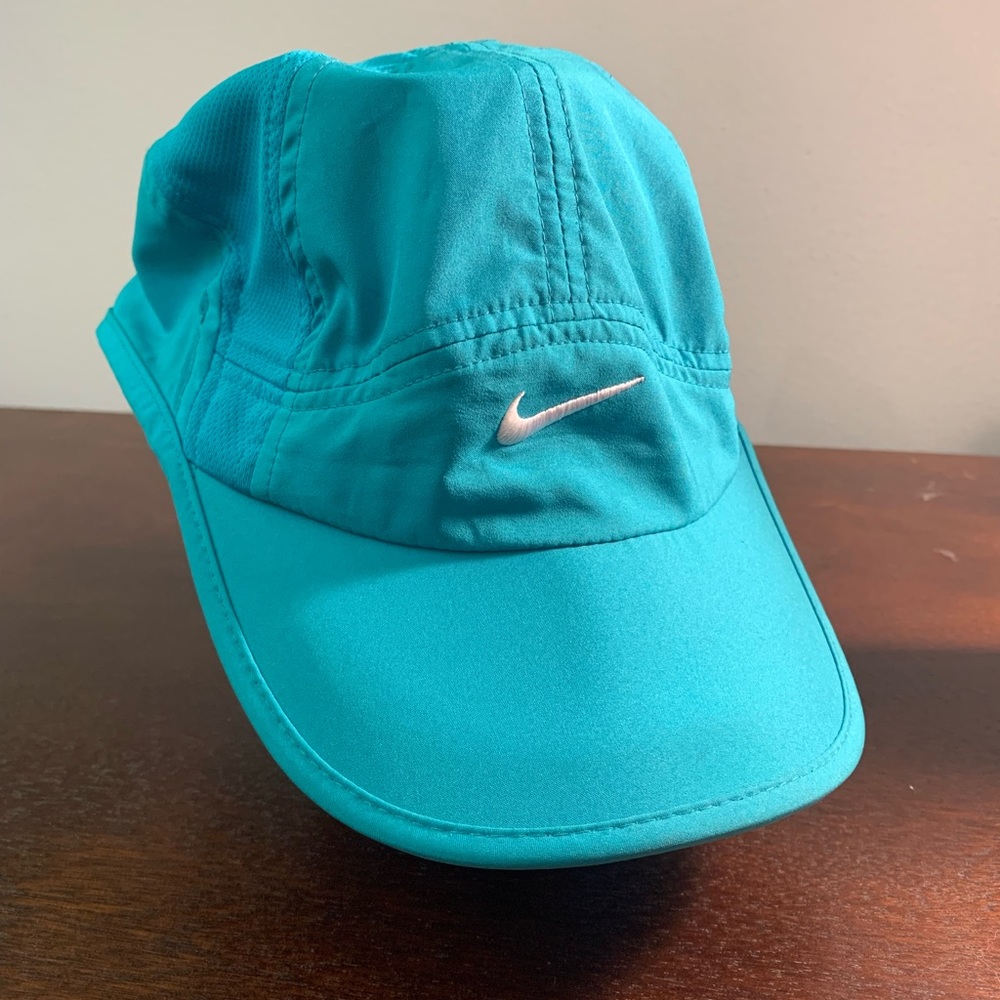 Nike featherlight hat aqua blue